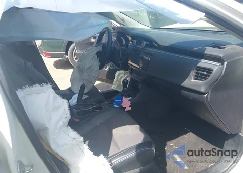 2015 Toyota Corolla S Plus z USA, uszkodzony, nr VIN 2T1BURHE2FC479442